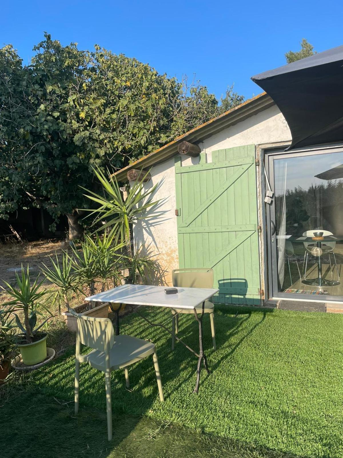 Les Prairies Mas Roux Guest House Raphele Bilik gambar