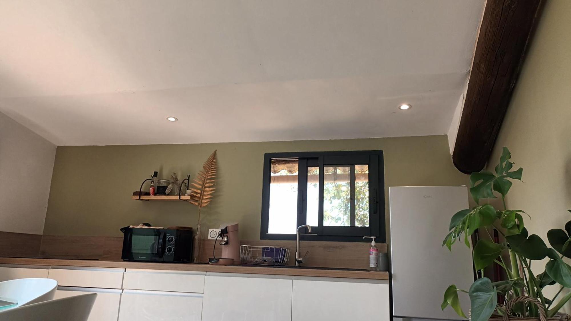 Les Prairies Mas Roux Guest House Raphele Bilik gambar