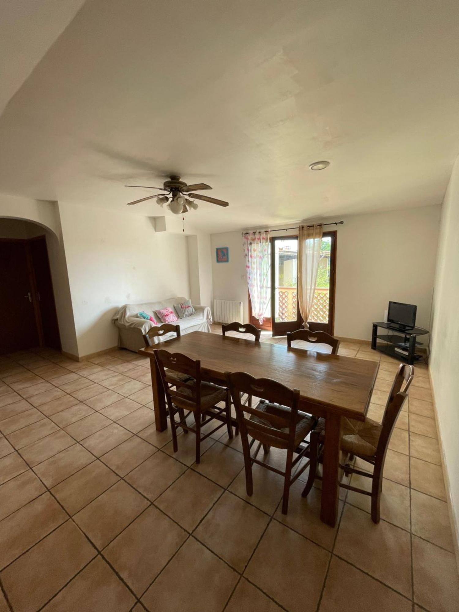 Les Prairies Mas Roux Guest House Raphele Bilik gambar