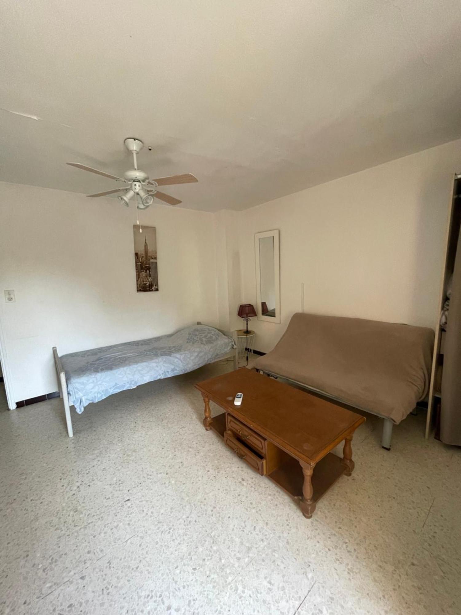Les Prairies Mas Roux Guest House Raphele Bilik gambar