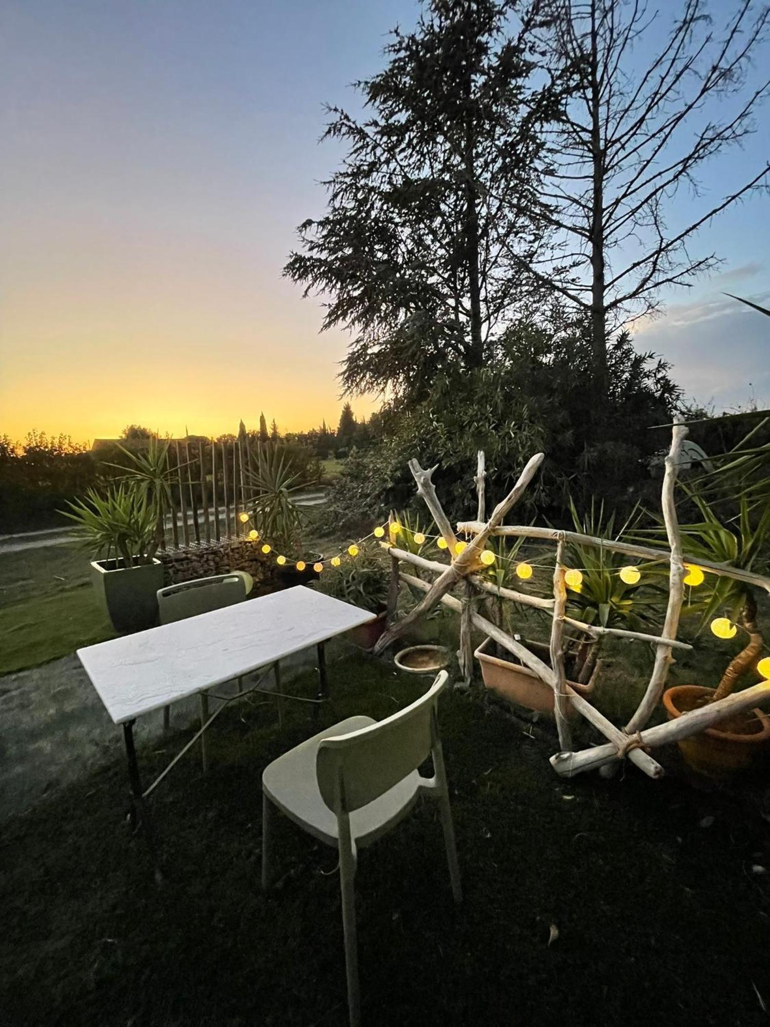 Les Prairies Mas Roux Guest House Raphele Bilik gambar