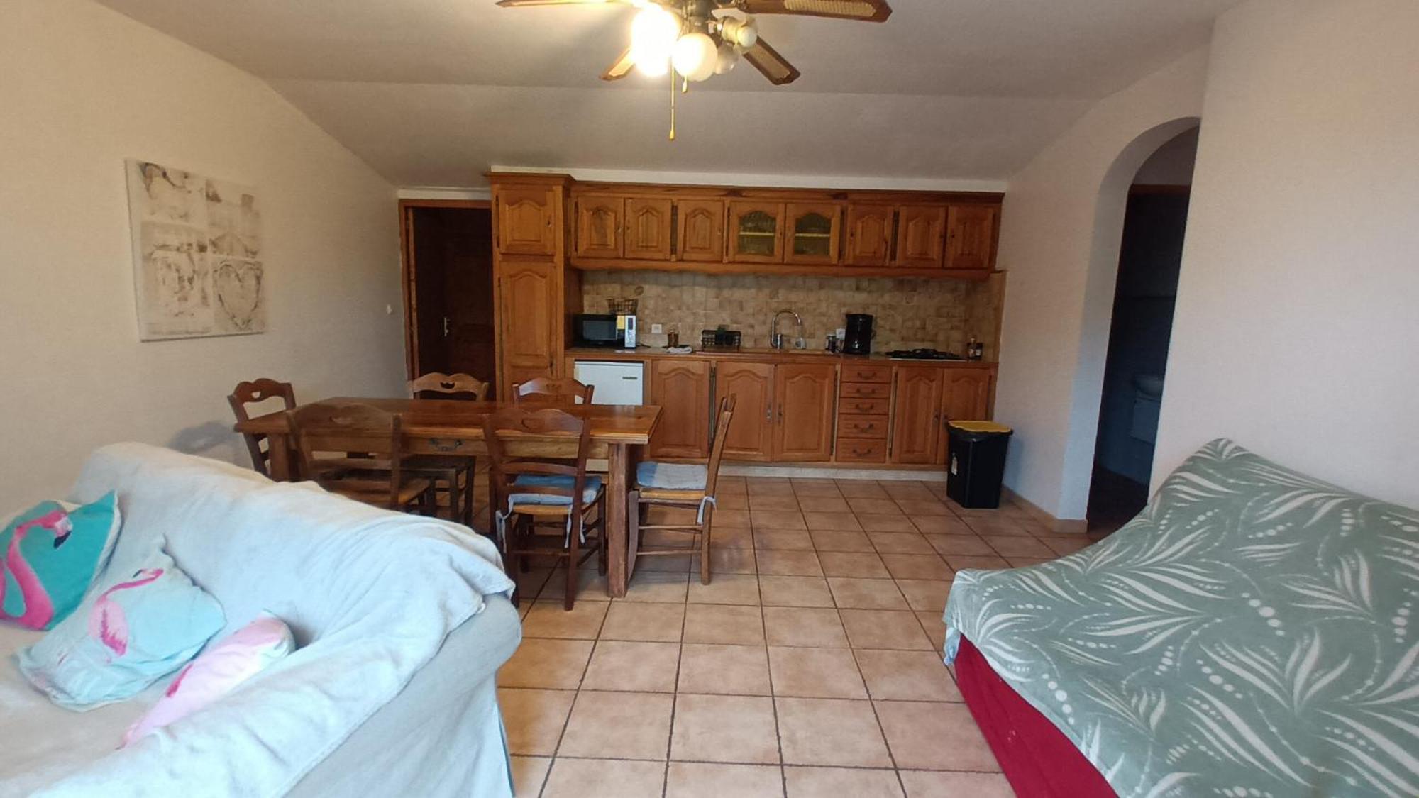 Les Prairies Mas Roux Guest House Raphele Bilik gambar