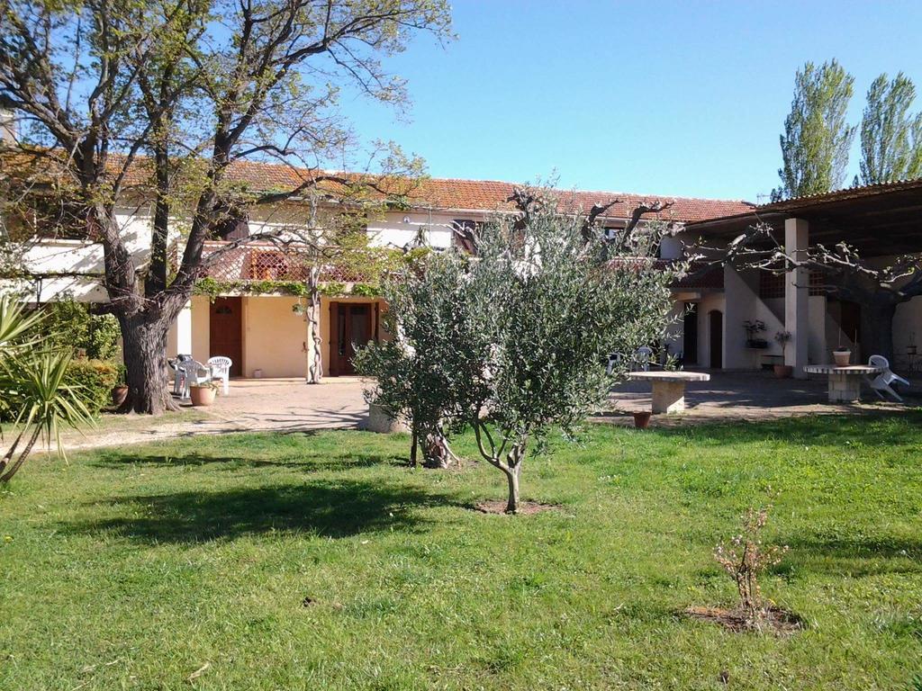 Les Prairies Mas Roux Guest House Raphele Luaran gambar